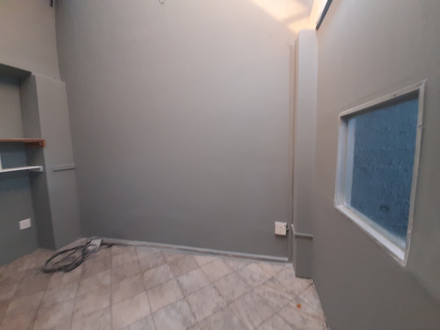 To Let commercial Property for Rent in East London Central Eastern Cape